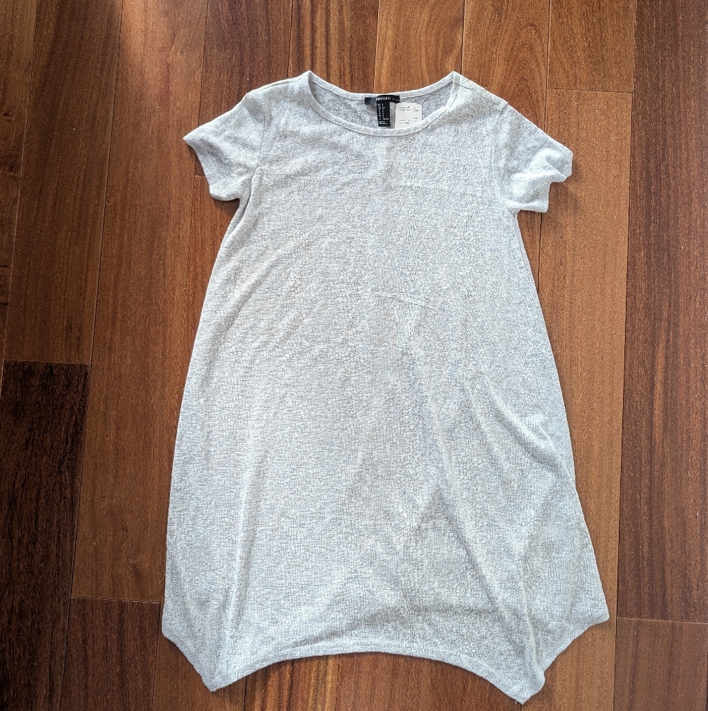 NWT Forever 21 Light Gray Knit Short Sleeve Asymmetrical Loose Fit Tshirt Dress